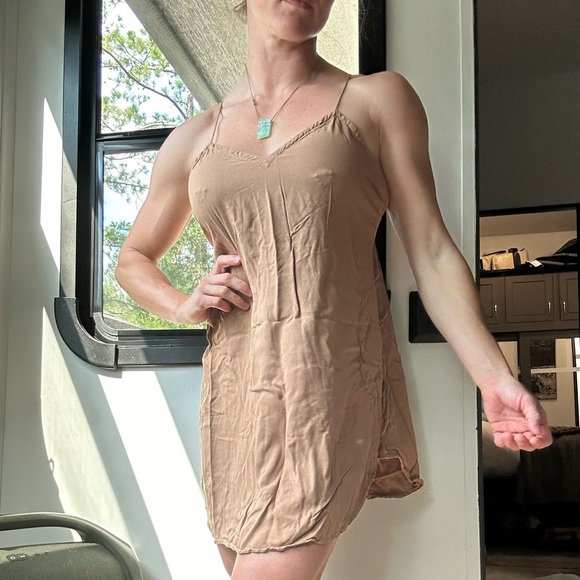 High-quality fabric summer dress - Picture 2 of 6